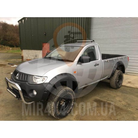 Пластиковые расширители арок (фендера) Mitsubishi L200 2006-2015